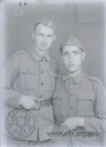 Portait of two soldiers.