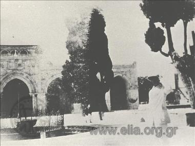 Ο Νίκος Καζαντζάκης στην Ιερουσαλήμ.