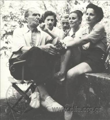 Ο Νίκος και η Ελένη Καζαντζάκη με τους Yvonne και Jean Pierre Metral στη 