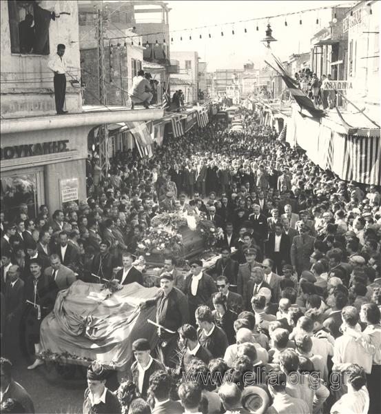 Κηδεία του Νίκου Καζαντζάκη, 5 - 11 - 57.
