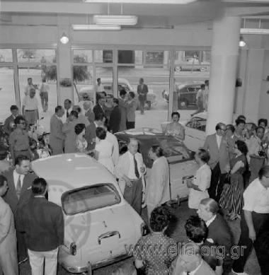 Εγκαίνια καταστήματος πώλησης οχημάτων.