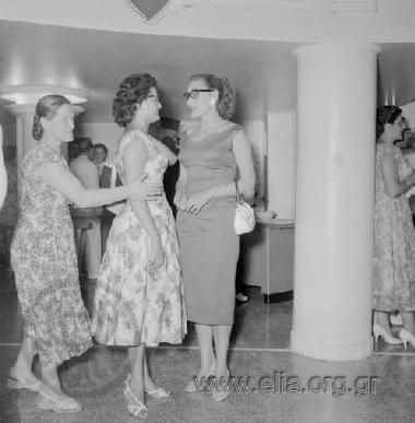 Εγκαίνια καταστήματος πώλησης οχημάτων.