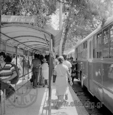 Αφετηρία λεωφορείων στο Ζάππειο.