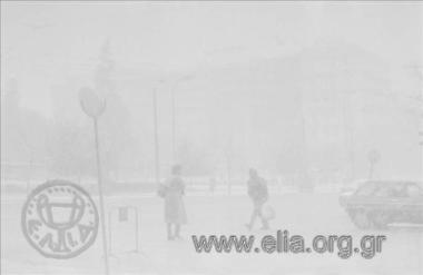 Σκηνές δρόμου, Αθήνα χιονισμένη, 9/3/1987.