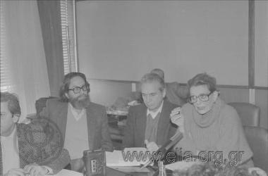 Συνέντευξη της υπουργού Πολιτισμού, Μελίνας Μερκούρη, σχετικά με το νεό νόμο για τον κινηματογράφο (13 Δεκεμβρίου). Αριστερά ο Παύλος Ζάννας, ιδρυτικό μέλος της Πανελλήνιας Ένωσης Κριτικών Κινηματογράφου.