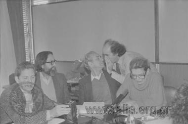 Συνέντευξη της υπουργού Πολιτισμού, Μελίνας Μερκούρη, σχετικά με το νεό νόμο για τον κινηματογράφο (13 Δεκεμβρίου). Αριστερά ο Παύλος Ζάννας, ιδρυτικό μέλος της Πανελλήνιας Ένωσης Κριτικών Κινηματογράφου. όρθιος ο γ.γ. του υπουργείου.Κώστας Αλαβάνος.