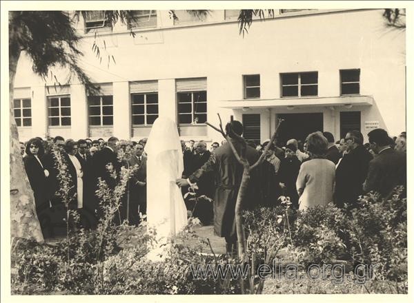 The unveiling of the bust of professor Georgios Papanikolaou in Goudi.