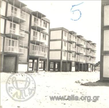 Εργατικές πολυκατοικίες στον Αγ. Γιάννη Ρέντη.