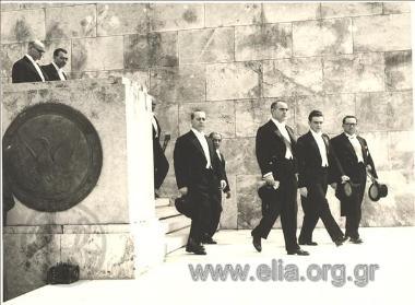 Konstantinos Karamanlis and government officials at the Tomb of the Uknown Soldier