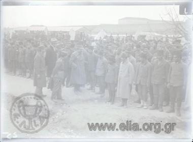 Ανταλλαγή αιχμαλώτων: επιθεώρηση των Τούρκων αιχμαλώτων στη ναυτική βάση στην Πάνορμο πριν την αναχώρησή τους για Σμύρνη.