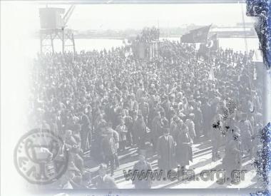 Ανταλλαγή αιχμαλώτων: Τούρκοι αιχμάλωτοι στη ναυτική βάση στην Πάνορμο αναμένουν την μεταφορά τους.