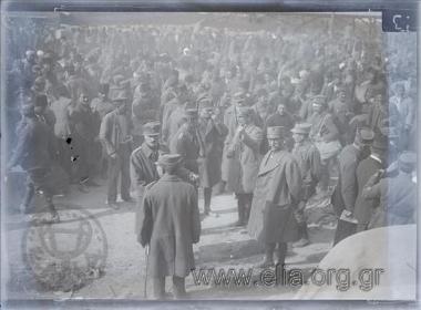 Prisoner exchange: Turkish prisoners waiting to be trasported