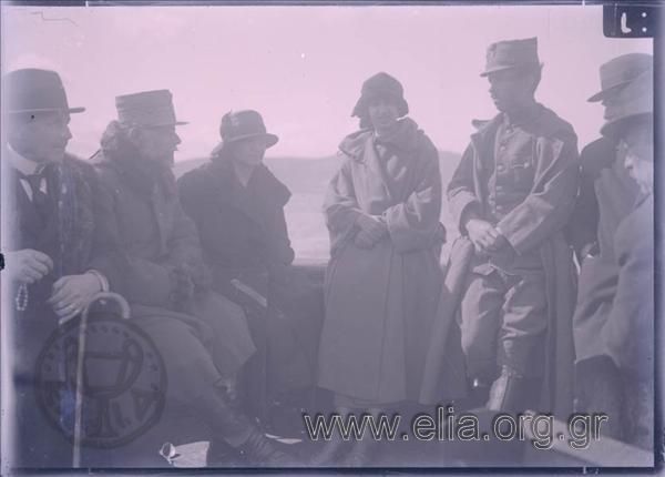 Prisoner exchange: general Kladas at Agios Georgios lazaret after returning from captivity