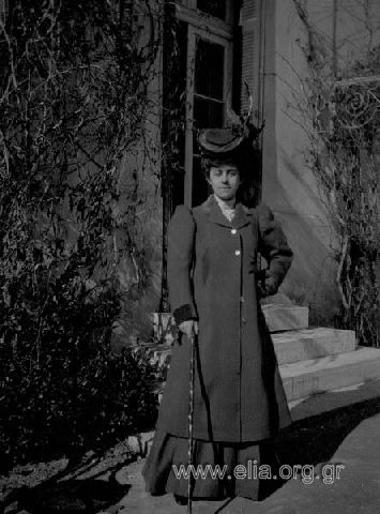 Η Ελένη Ν. Μακκά.