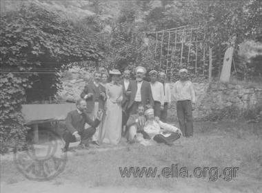 Οι Alexis Mlinarich, Monsieur Madame Schilling, Σ. Παπαρηγόπουλος, Ν. Σταυρίδης και Αναστ. Κυριακός σε εκδρομή.