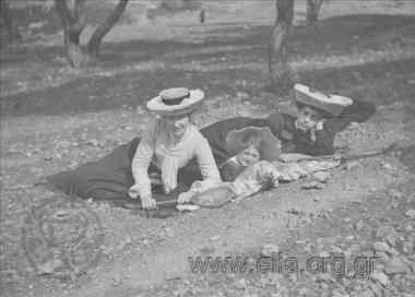 Pia Terenzio (Feraldi) and Tereza Mytaraki (Kapodistria).