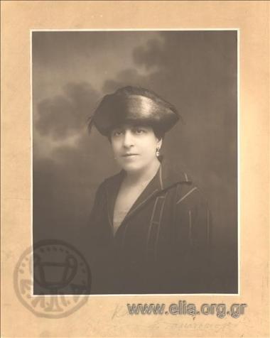 Katina Retsina, née Stamatopoulou.