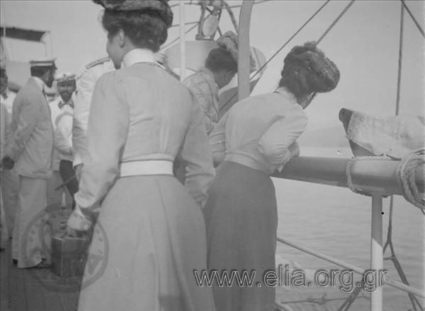 The Grand Duchess Maria Lampanov and two women on the deck .