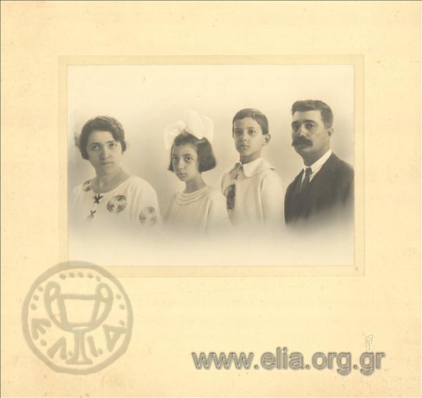 The portrait of the Zarifis family.