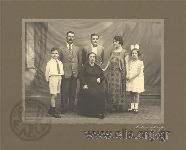 Η οικογένεια Ζαρίφη και συγγενείς.