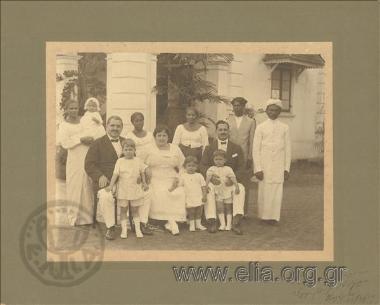 Οικογενειακό πορτραίτο Εμμανουήλ και Ουρανίας Νέγρη.