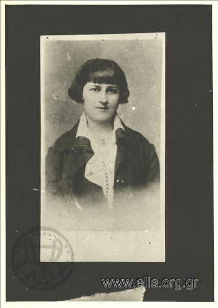 Αιμιλία Δάφνη (Αιμιλία Κουρτέλη) (1881-1941).
