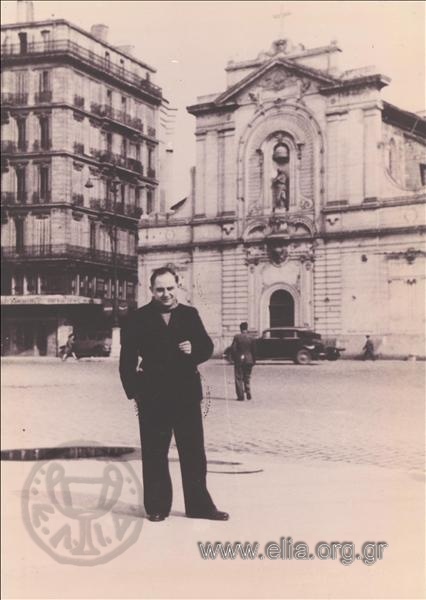 Ο Νίκος Καββαδίας (1910-1975) στη Μασσαλία.