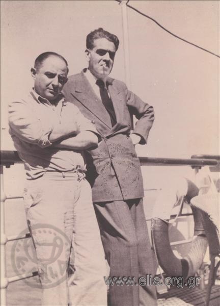 Ο Νίκος Καββαδίας (1910-1975) και ο Αιμίλιος Χουρμούζιος.