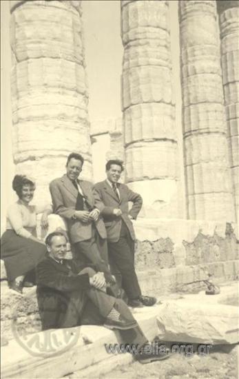 Roger Milliex, Μαργαρίτα Δαλμάτη, Albert Camus και άγνωστος στον ναό της Αφαίας.