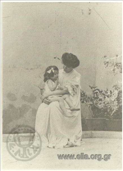 Melissanthi (1910-) with her mother Roubini.