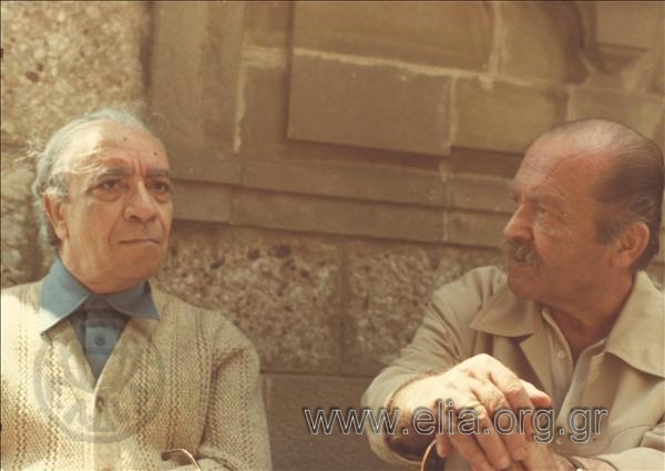 Ο Στρατής Τσίρκας (1911-1980) με τον Τάκη Σινόπουλο στο μοναστήρι Mon Sera κοντά στη Βαρκελώνη.