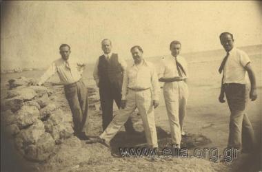 Literary company.  Timos Malanos, Giorgos Katsimbalis, Michalis Tombros, Katakoyzinos, Petros Afthoniatis