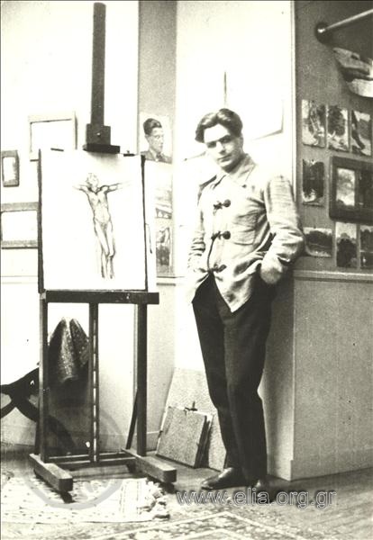 Ο Γιάννης Κεφαλληνός στο εργαστήρι του.
