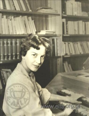 Lina Lalanti at the piano.