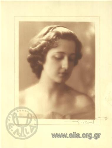 Portrait of a young woman.