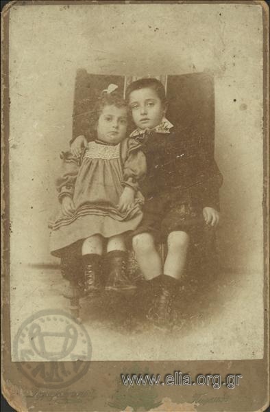 Πορτραίτο δύο παιδιών.