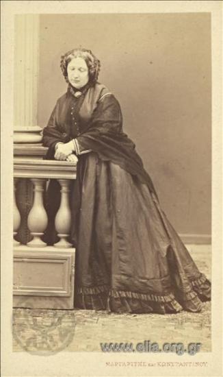 Portrait of a woman.