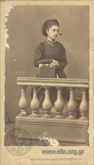 Portrait of a woman.