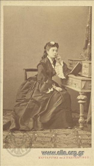 Portrait of a woman.