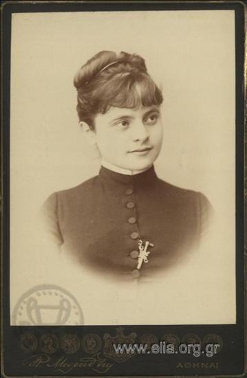 Portrait of a woman.