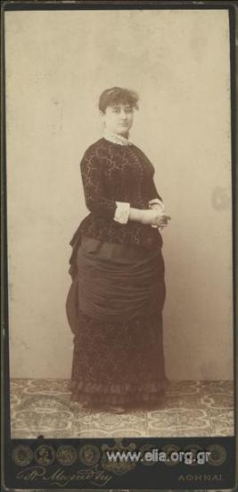 Portrait of a woman.