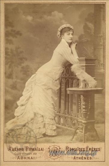 Portrait of a woman.