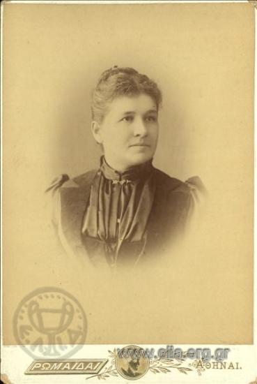 Portrait of a woman.