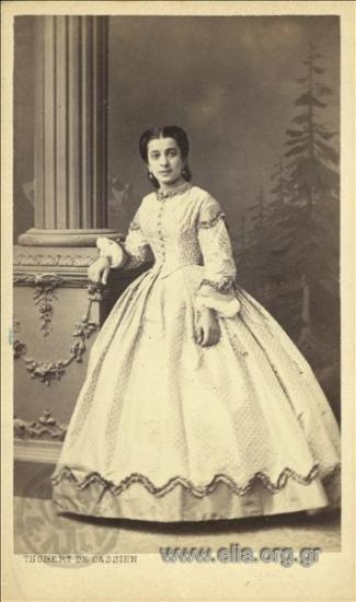 Portrait of a woman.