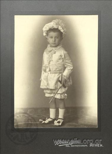 Ο Λάμπρος Ι. Ευταξίας με αποκριάτικη φορεσιά.