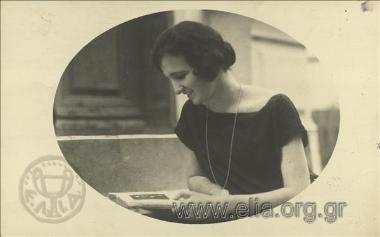 Portrait of a woman.