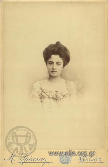 Portrait of a woman.