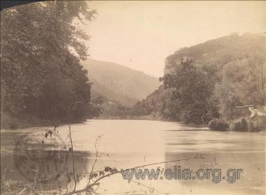 Ποτάμι στα Τέμπη.