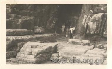 Είσοδος Σπηλαίου.