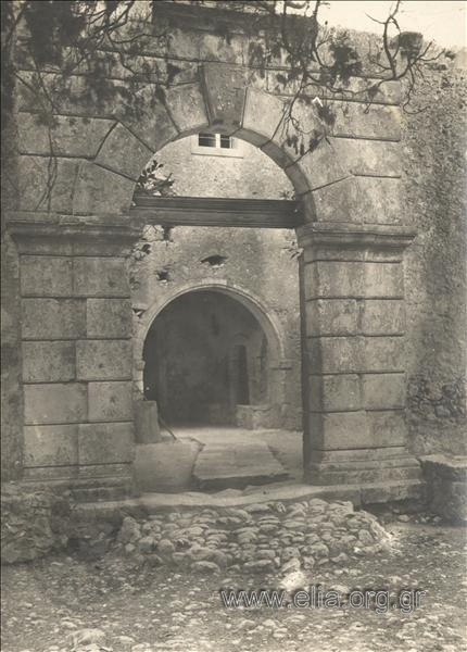 Πύλη στη Μονή Αρκαδίου.